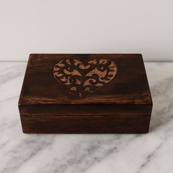 Vintage Hand Carved Wooden Heart Box, Dark Stained Trinket Jewelry Keepsake Stor - Picture 1 of 10